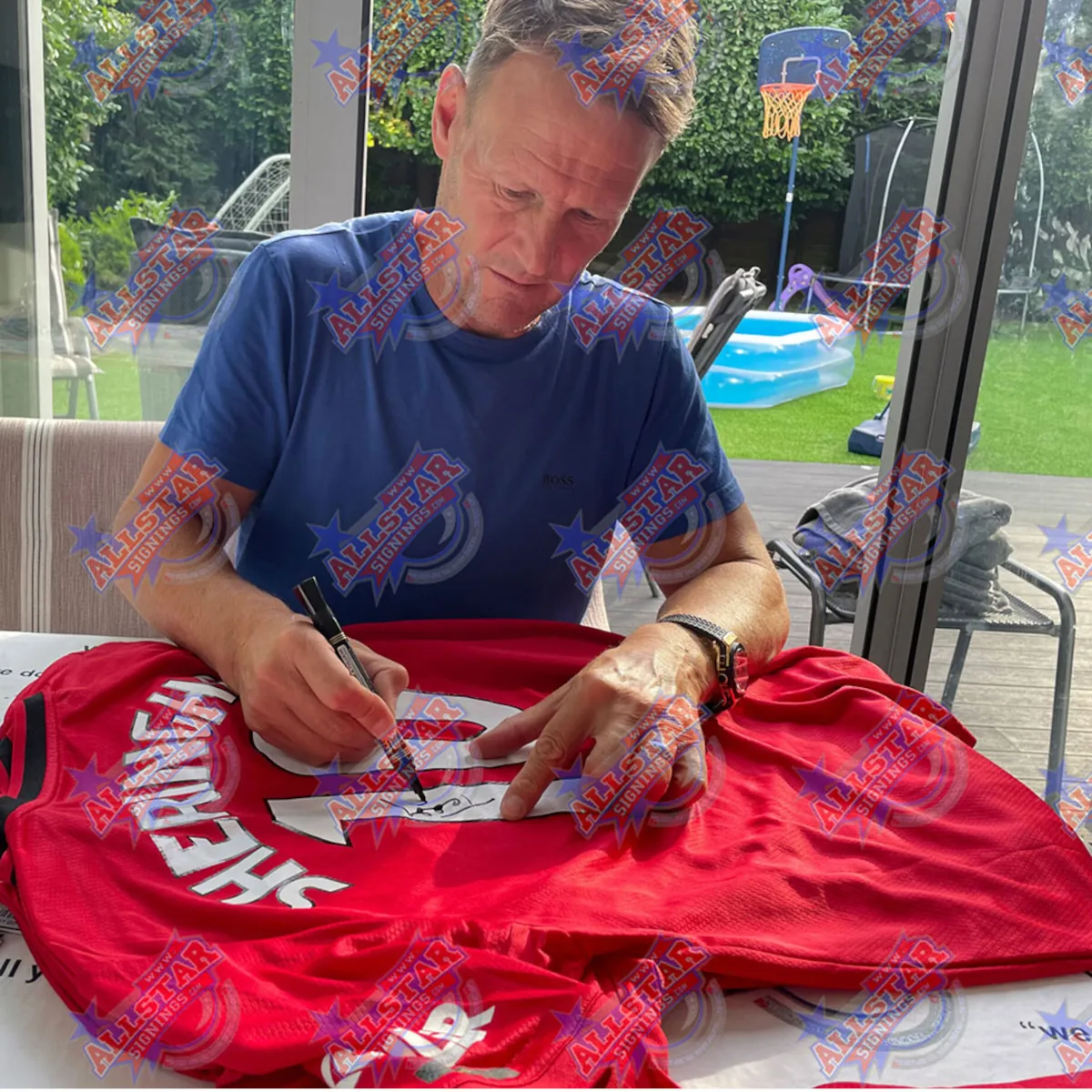 TM-00437 Manchester United F.C. Teddy Sheringham Framed Signed 2019-2020 Season Replica Football Shirt & Medal 2