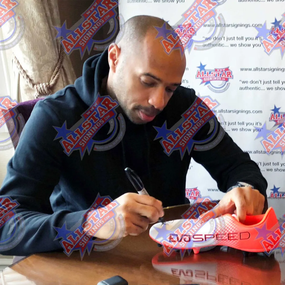 TM-02762 Arsenal F.C. Thierry Henry Framed Signed Football Boot 2