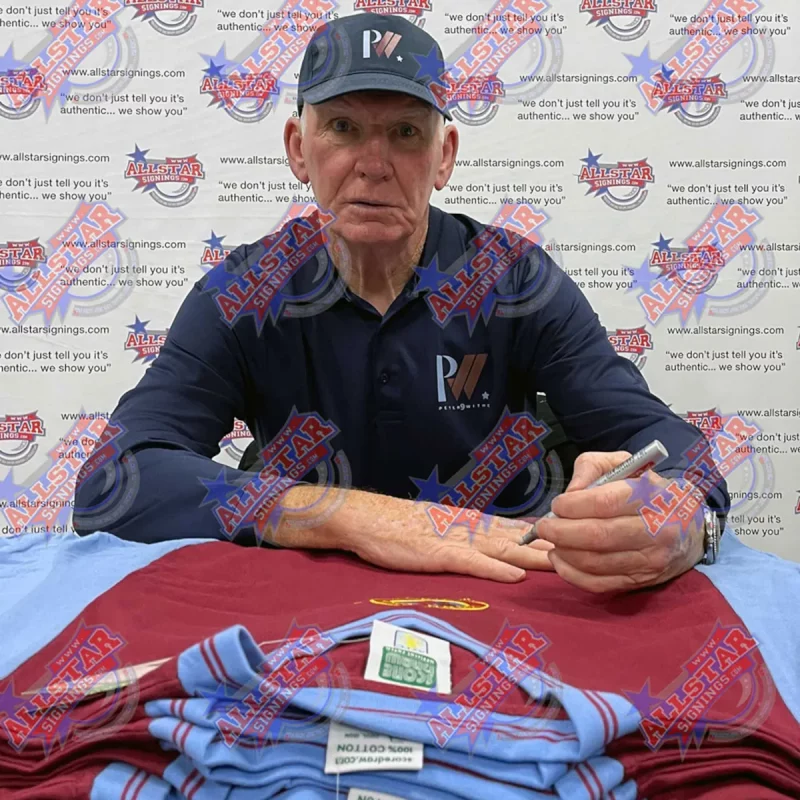 TM-03192 Aston Villa F.C. Peter Withe Framed Signed Replica Football Shirt 2